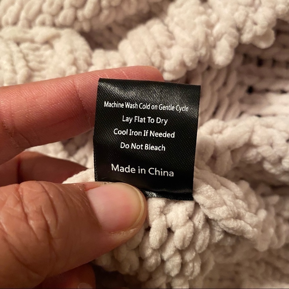 POL Cream Chevron knit Sweater small - Picture 12 of 12